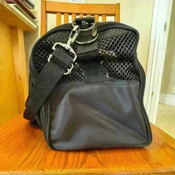 Celltei Lite Dog Carrier Sturdy Windows Crossbody Strap 53โ Black 12.5โx11โx9โ - Picture 6 of 14